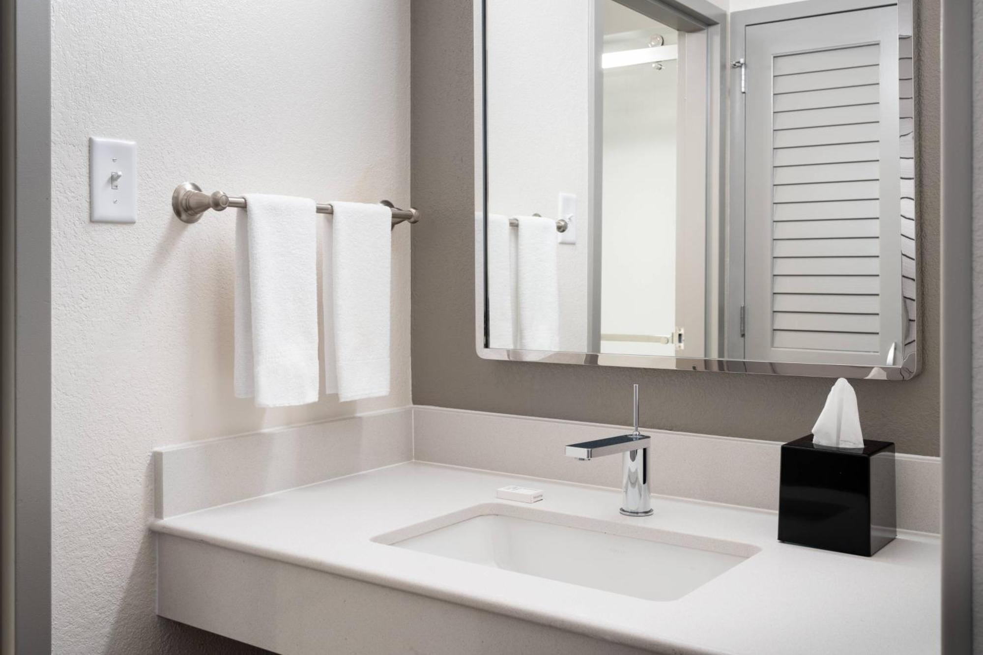 Courtyard Tampa Westshore/Airport Ngoại thất bức ảnh